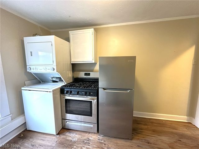 93 W 5th Avenue, Berea, OH 44017