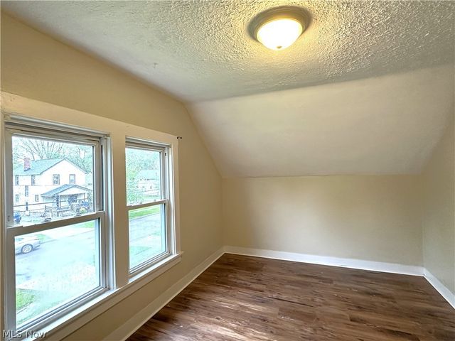 93 W 5th Avenue, Berea, OH 44017