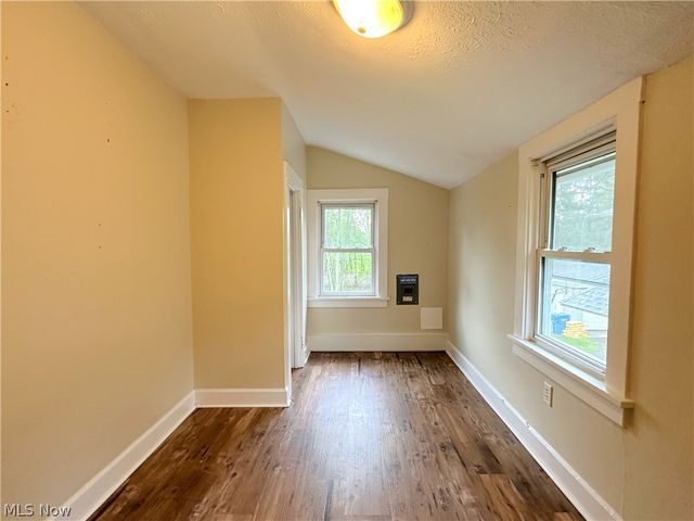93 W 5th Avenue, Berea, OH 44017