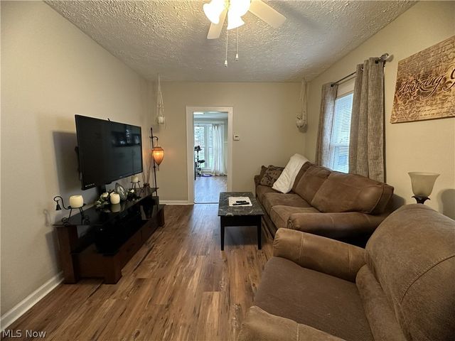 93 W 5th Avenue, Berea, OH 44017