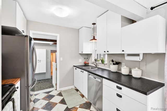 22515 Floral Street, Farmington, MI 48336