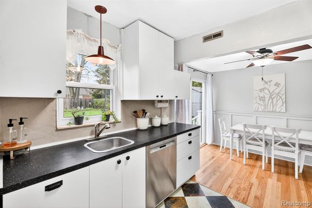 22515 Floral Street, Farmington, MI 48336