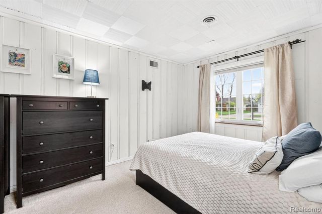 22515 Floral Street, Farmington, MI 48336