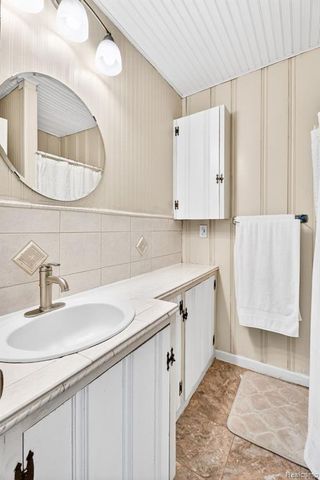 22515 Floral Street, Farmington, MI 48336