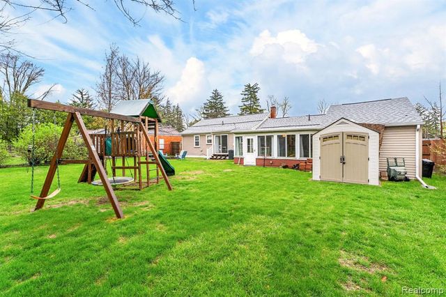 22515 Floral Street, Farmington, MI 48336