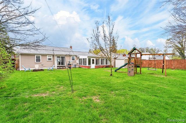 22515 Floral Street, Farmington, MI 48336