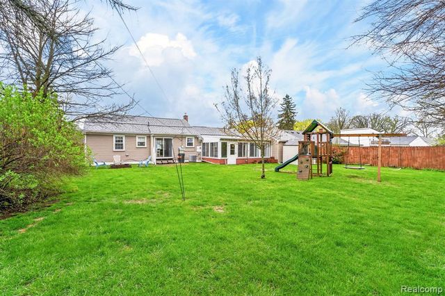 22515 Floral Street, Farmington, MI 48336