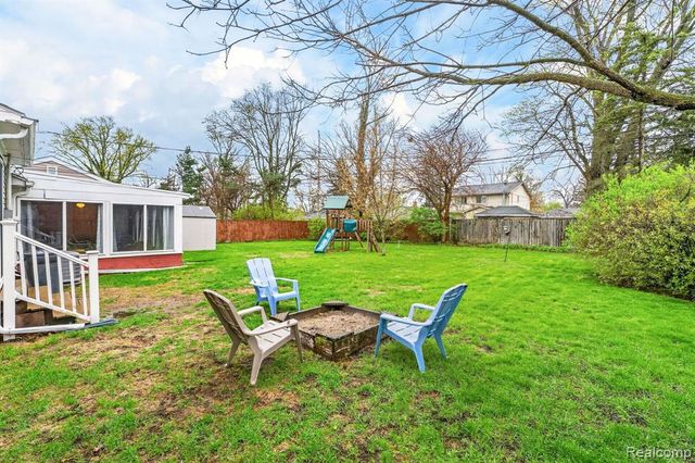 22515 Floral Street, Farmington, MI 48336