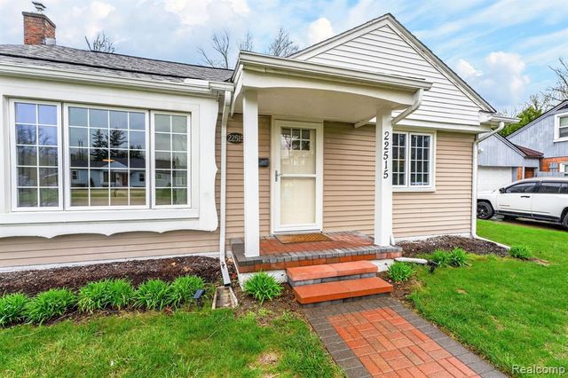 22515 Floral Street, Farmington, MI 48336