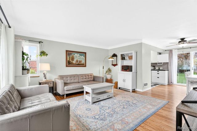 22515 Floral Street, Farmington, MI 48336