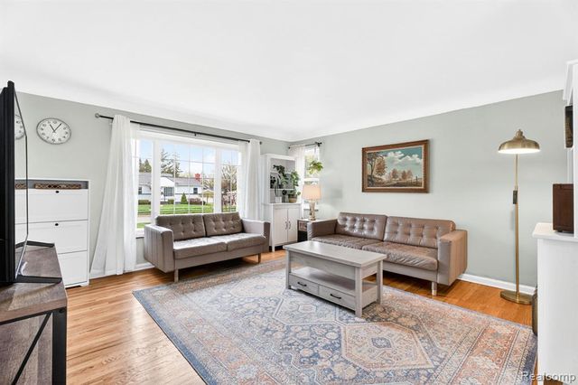 22515 Floral Street, Farmington, MI 48336