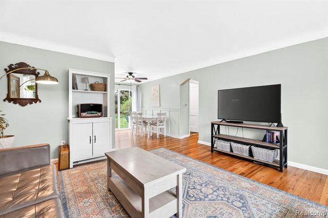 22515 Floral Street, Farmington, MI 48336