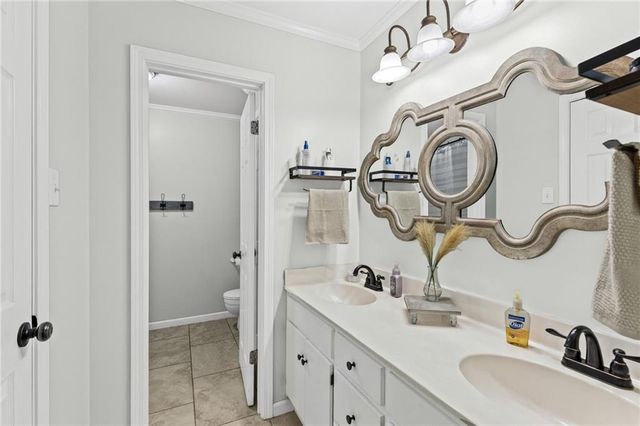 7710 Meadows Drive N, Mobile, AL 36619