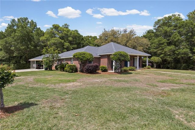 7710 Meadows Drive N, Mobile, AL 36619
