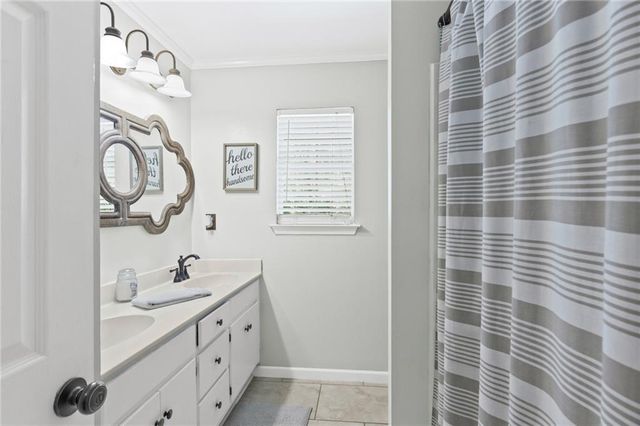 7710 Meadows Drive N, Mobile, AL 36619