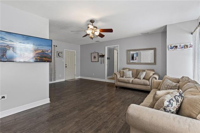 7710 Meadows Drive N, Mobile, AL 36619