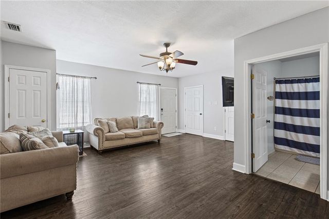 7710 Meadows Drive N, Mobile, AL 36619