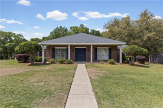 7710 Meadows Drive N, Mobile, AL 36619