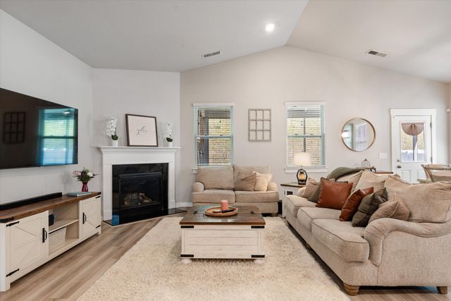 1077 Pebble Run Rd, Hendersonville, TN 37075