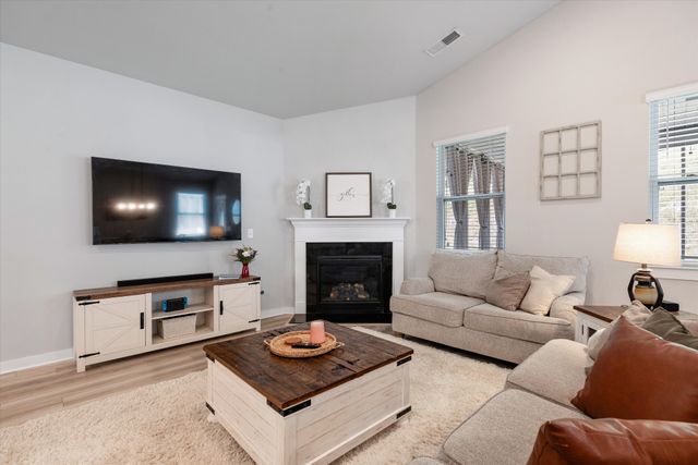 1077 Pebble Run Rd, Hendersonville, TN 37075
