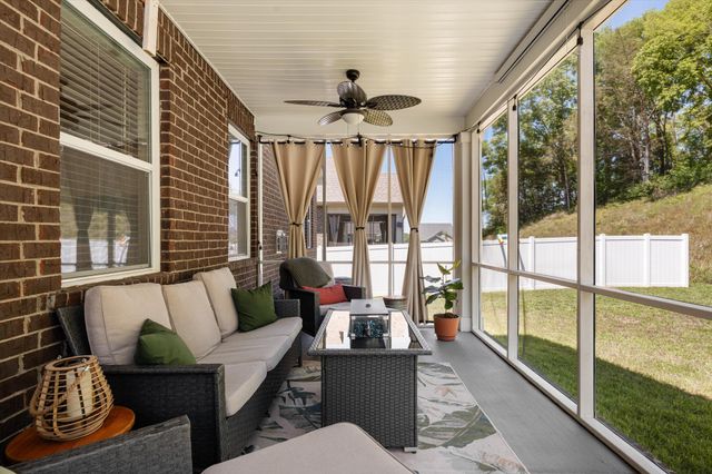 1077 Pebble Run Rd, Hendersonville, TN 37075