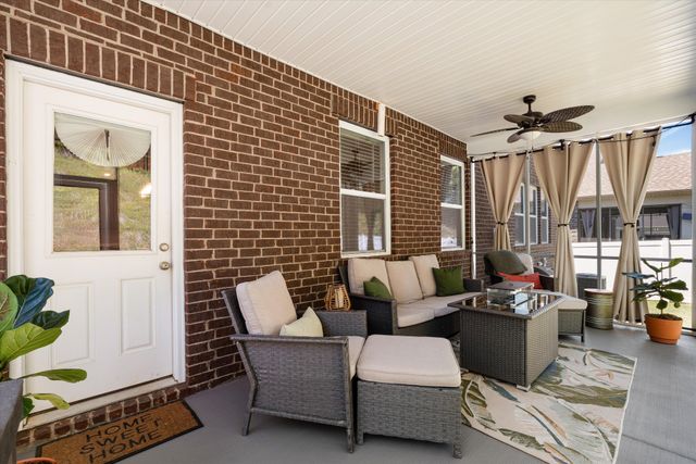 1077 Pebble Run Rd, Hendersonville, TN 37075