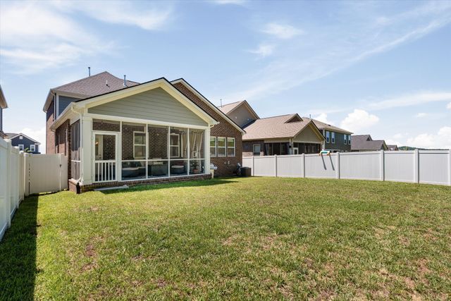 1077 Pebble Run Rd, Hendersonville, TN 37075