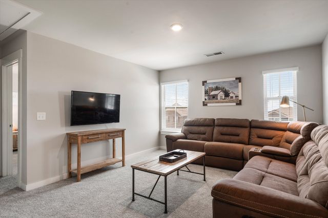 1077 Pebble Run Rd, Hendersonville, TN 37075