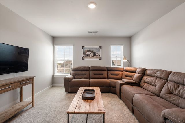 1077 Pebble Run Rd, Hendersonville, TN 37075
