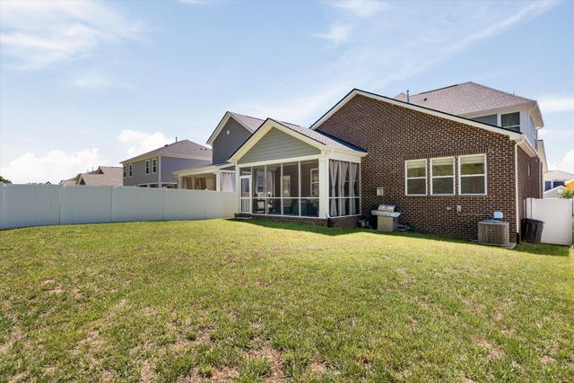 1077 Pebble Run Rd, Hendersonville, TN 37075