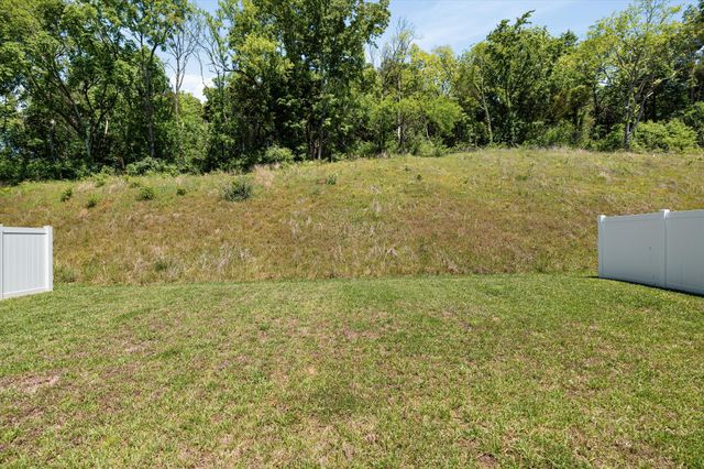 1077 Pebble Run Rd, Hendersonville, TN 37075