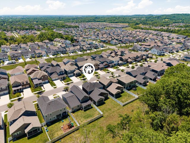 1077 Pebble Run Rd, Hendersonville, TN 37075