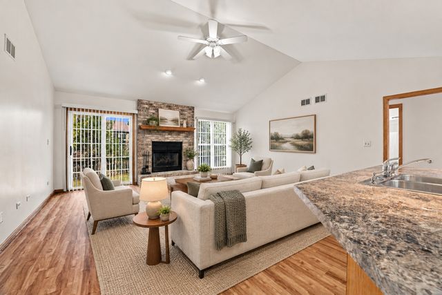5303 Floralwood Court, Plainfield, IL 60586