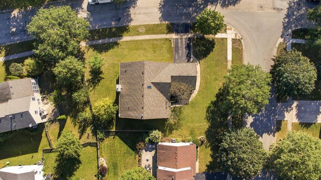 5303 Floralwood Court, Plainfield, IL 60586