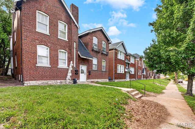4726 S Grand Boulevard, St Louis, MO 63111