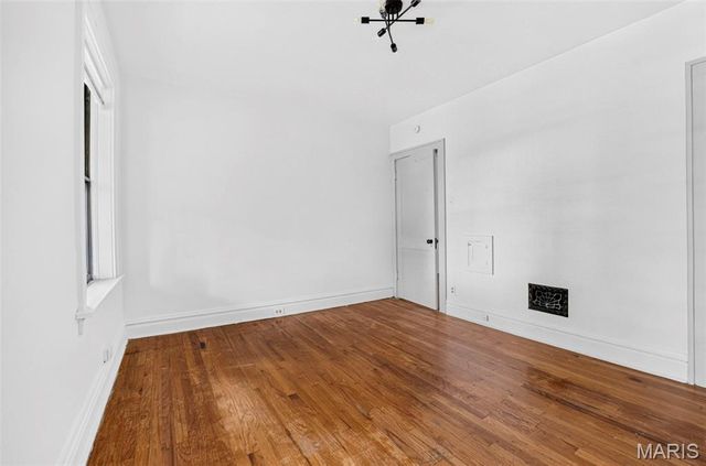 4726 S Grand Boulevard, St Louis, MO 63111