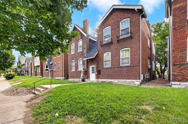 4726 S Grand Boulevard, St Louis, MO 63111