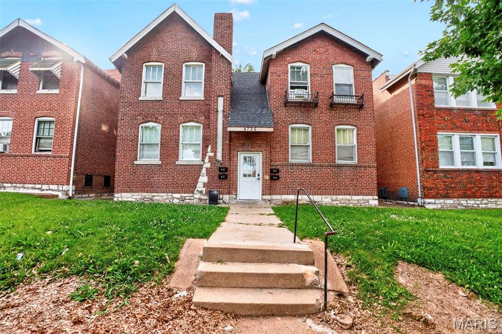 4726 S Grand Boulevard, St Louis, MO 63111
