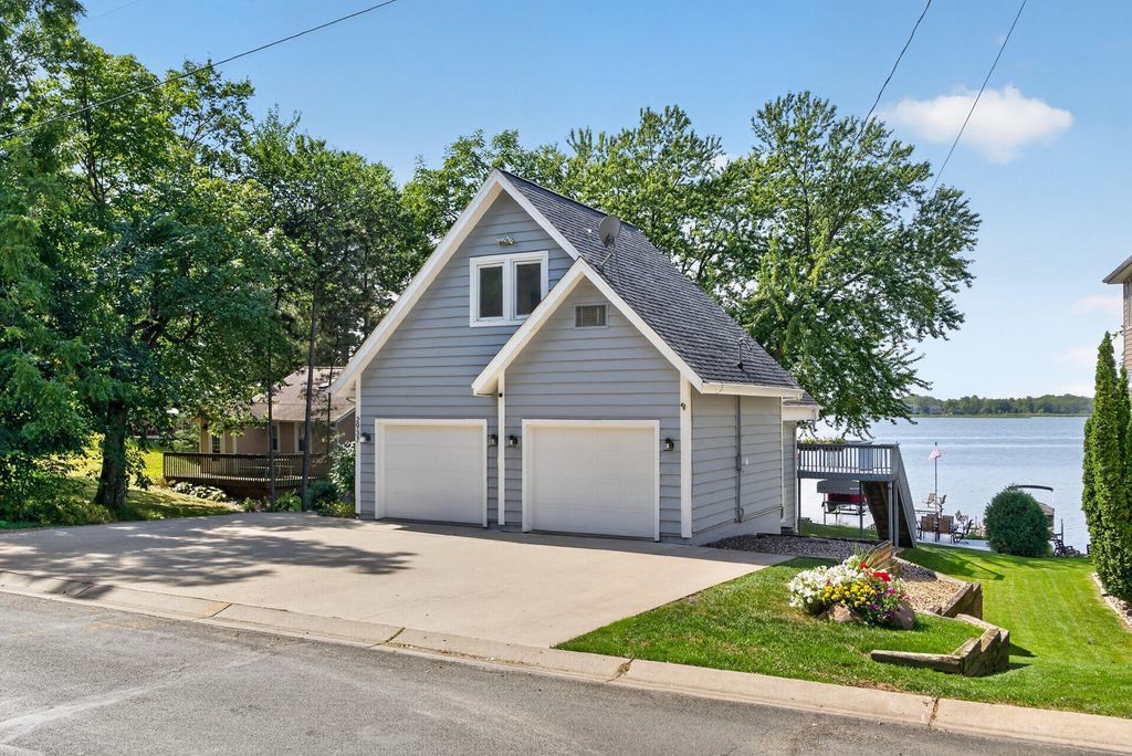 2937 Lake Shore Avenue, Maple Plain, MN 55359 — photo 2