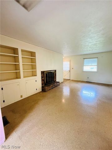 723 Trotter Lane, Berea, OH 44017