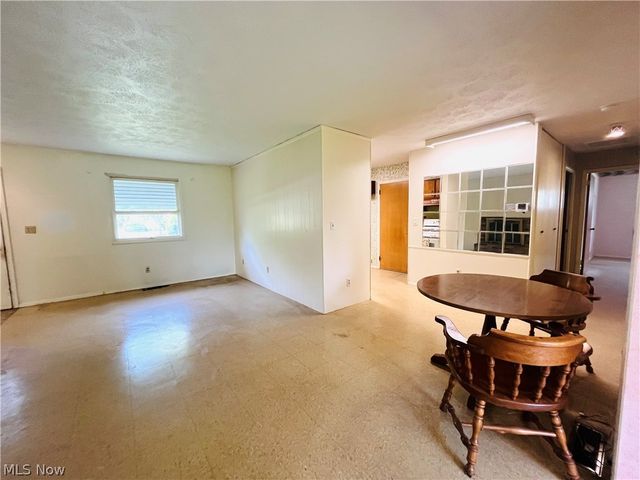 723 Trotter Lane, Berea, OH 44017