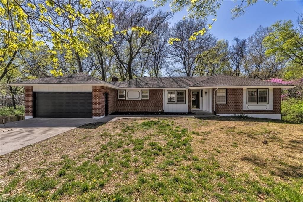 1484 Hemlock Drive, Liberty, MO 64068