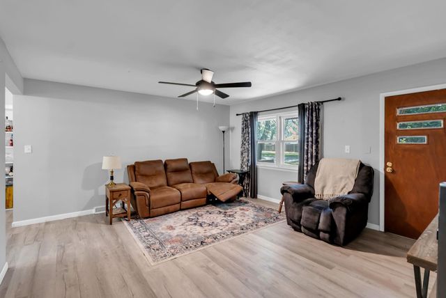 6148 S Laura St, Wichita, KS 67216