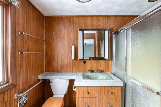 220 Mount Vernon St, New Bedford, MA 02740