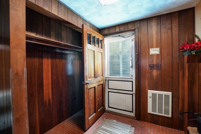 220 Mount Vernon St, New Bedford, MA 02740