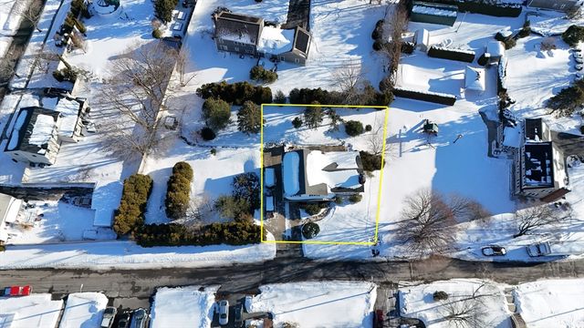 220 Mount Vernon St, New Bedford, MA 02740