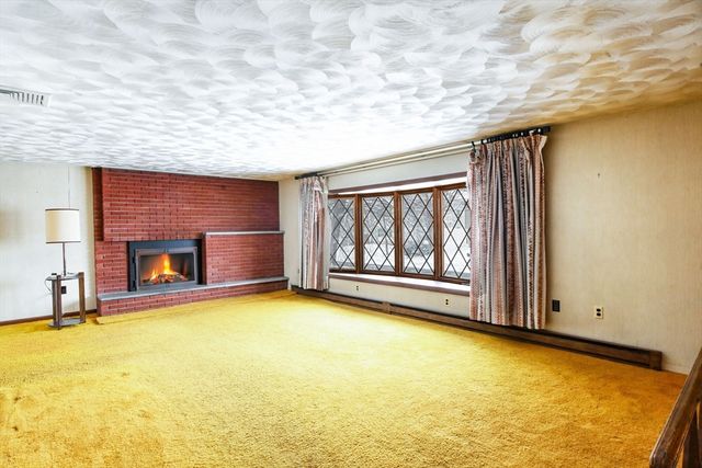 220 Mount Vernon St, New Bedford, MA 02740