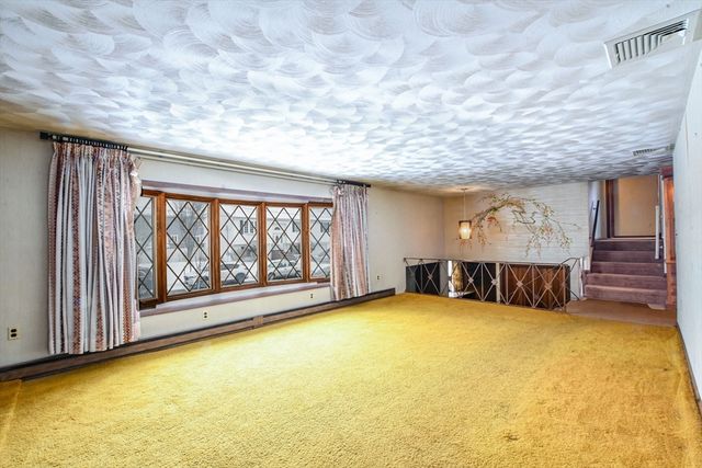 220 Mount Vernon St, New Bedford, MA 02740