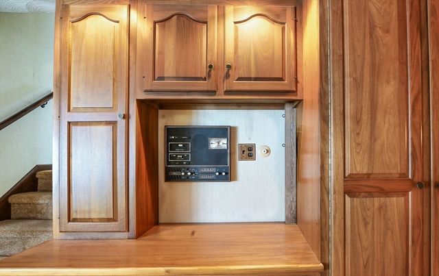 220 Mount Vernon St, New Bedford, MA 02740