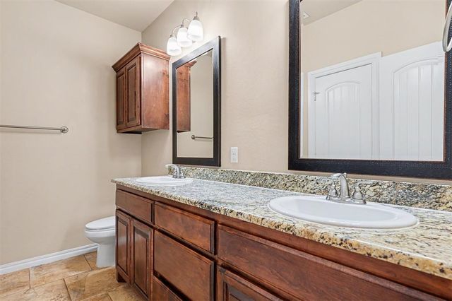 2400 Bretton Lane, Edmond, OK 73012
